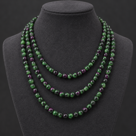 Ruby Zoisite - neck display