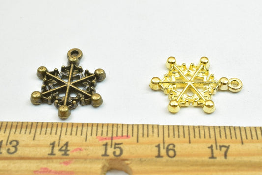 12 PCs Snowflake Charm Pendant Beads Antique Green/Gold Size 20x15mm Decorative Design Metal Beads 1mm JumpRing Opening fo...
