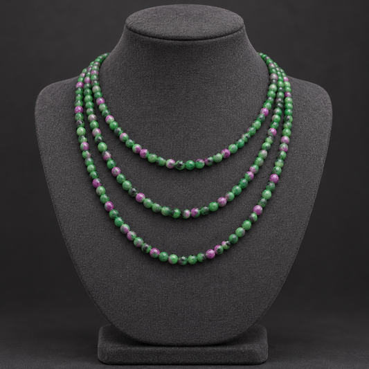 Ruby Zoisite - neck display