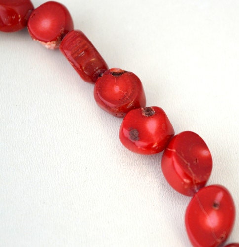 Red Dyed Coral Stone Beads,Mixed Size Beads Sold by 1 strand of 25pcs, 1mm hole opening jewelry making supplies - detail i...