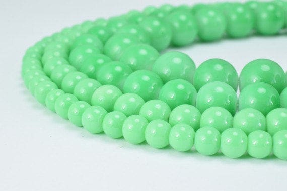 Green Glass Beads Round Shine: Vintage Boho Jewelry Components - Mixed Sizes, Loose Beads for Crafting