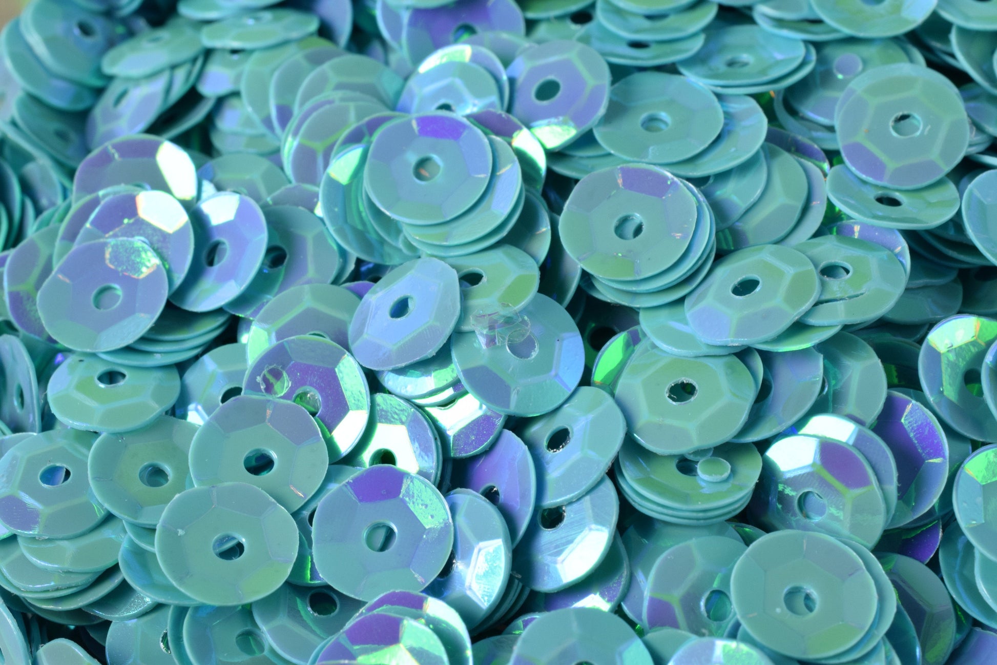 Round Sequins Loose Turquoise Shimmer Cup: Iridescent Apparel Trim, Flat Round Sheen (4mm & 6mm, Center Hole)