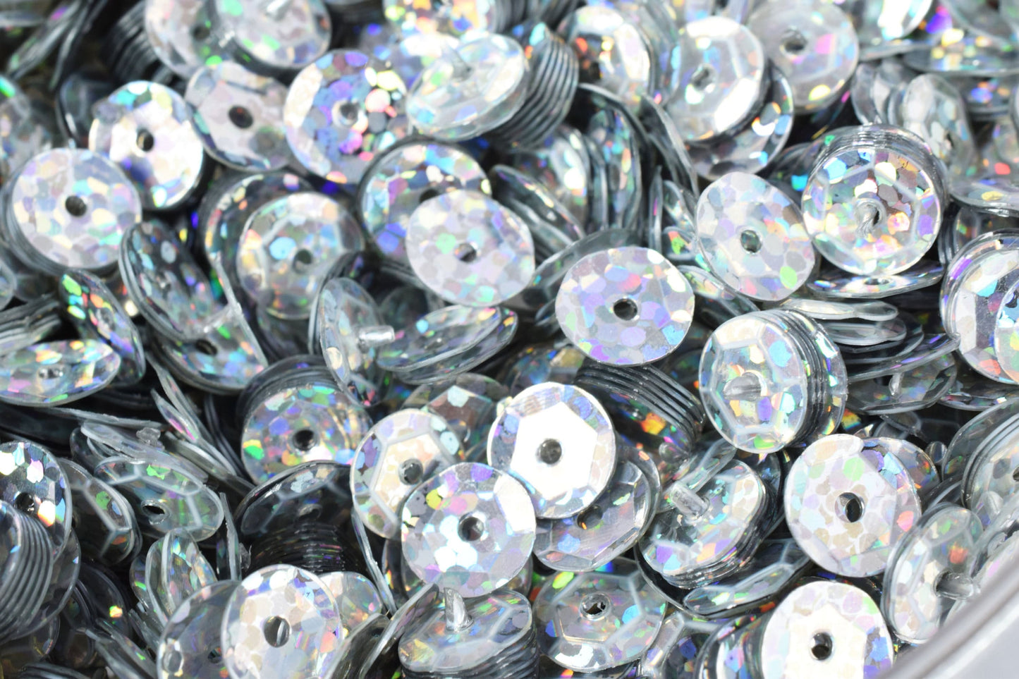 Silver Sparkle Cup Round Sequins, Glossy Iridescent Sheen (3mm-6mm Sizes, 0.5-1mm Hole, 2000pcs Pack, Crafting & Sewing Supplies)
