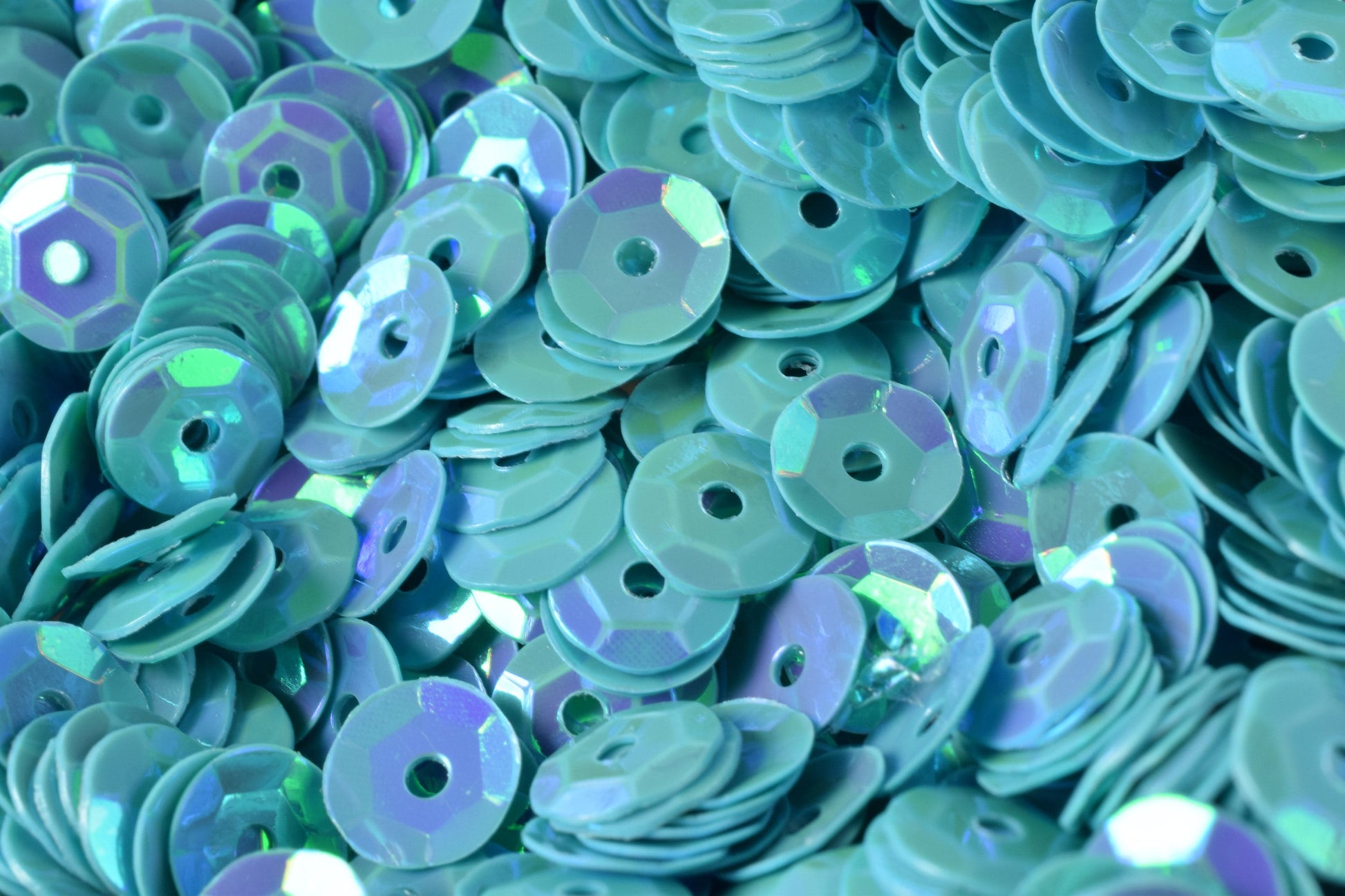 Round Sequins Loose Turquoise Shimmer Cup: Iridescent Apparel Trim, Flat Round Sheen (4mm & 6mm, Center Hole)