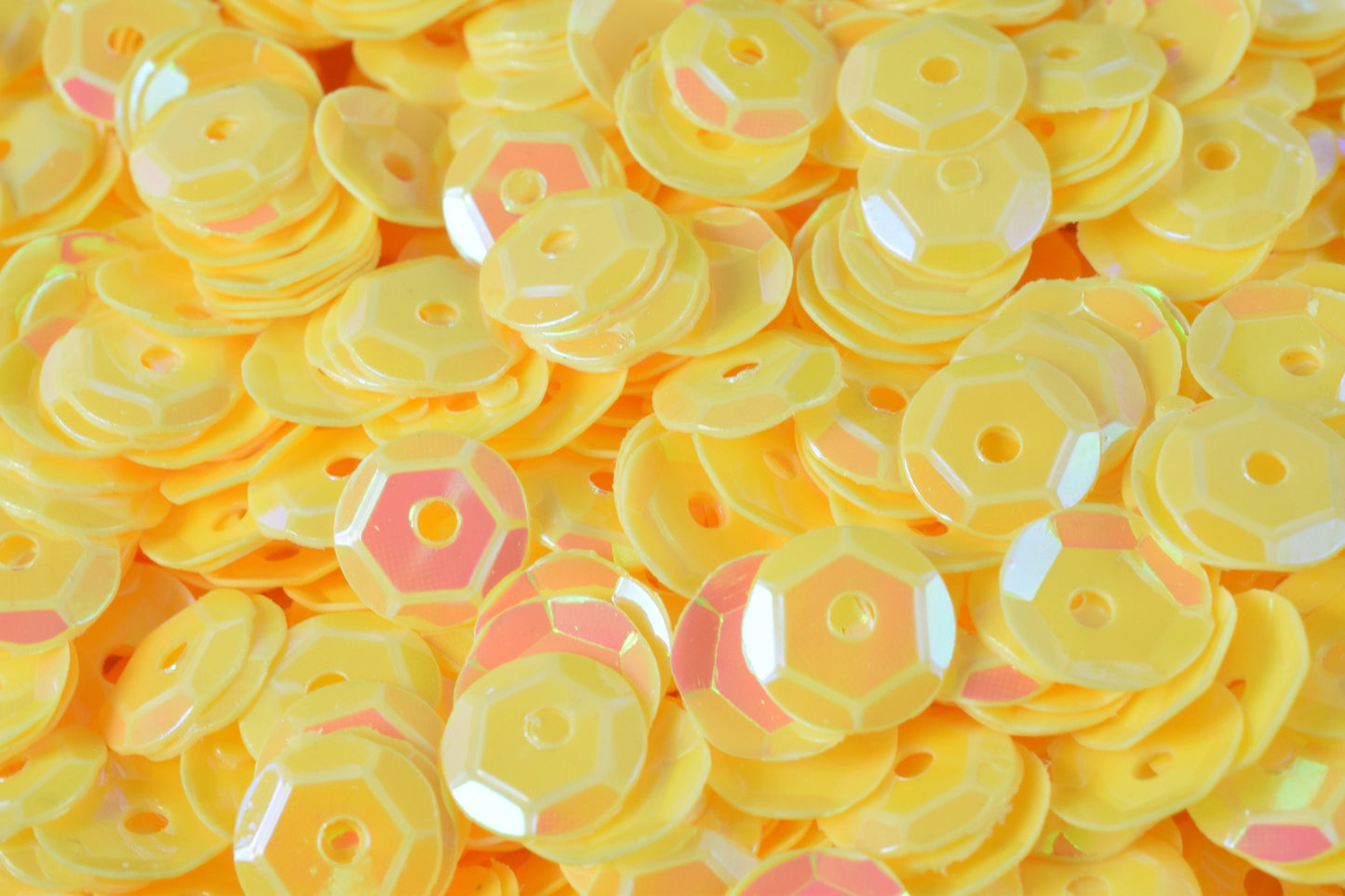 3/4/6mm Light Yellow Cup Glossy Iridescent Sequins Sheen Round Sequins/Loose Paillettes,Wholesale Sequins,Shimmering Sequi...