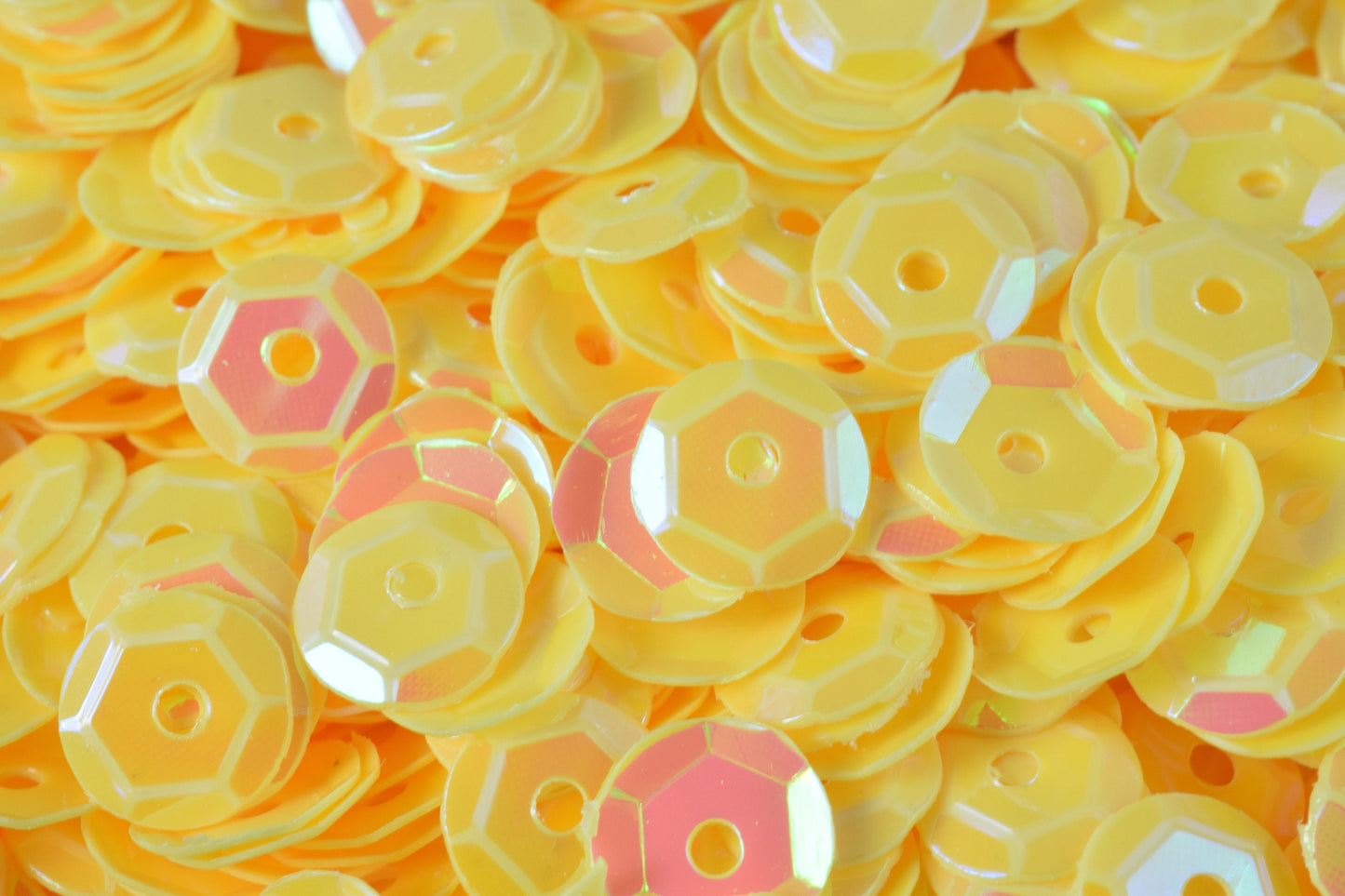 3/4/6mm Light Yellow Cup Glossy Iridescent Sequins Sheen Round Sequins/Loose Paillettes,Wholesale Sequins,Shimmering Sequi...
