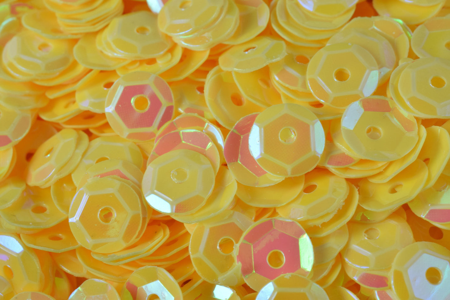 3/4/6mm Light Yellow Cup Glossy Iridescent Sequins Sheen Round Sequins/Loose Paillettes,Wholesale Sequins,Shimmering Sequi...
