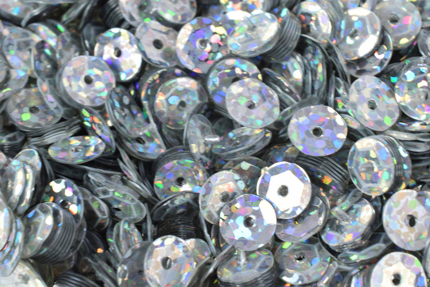 Silver Sparkle Cup Round Sequins, Glossy Iridescent Sheen (3mm-6mm Sizes, 0.5-1mm Hole, 2000pcs Pack, Crafting & Sewing Supplies)