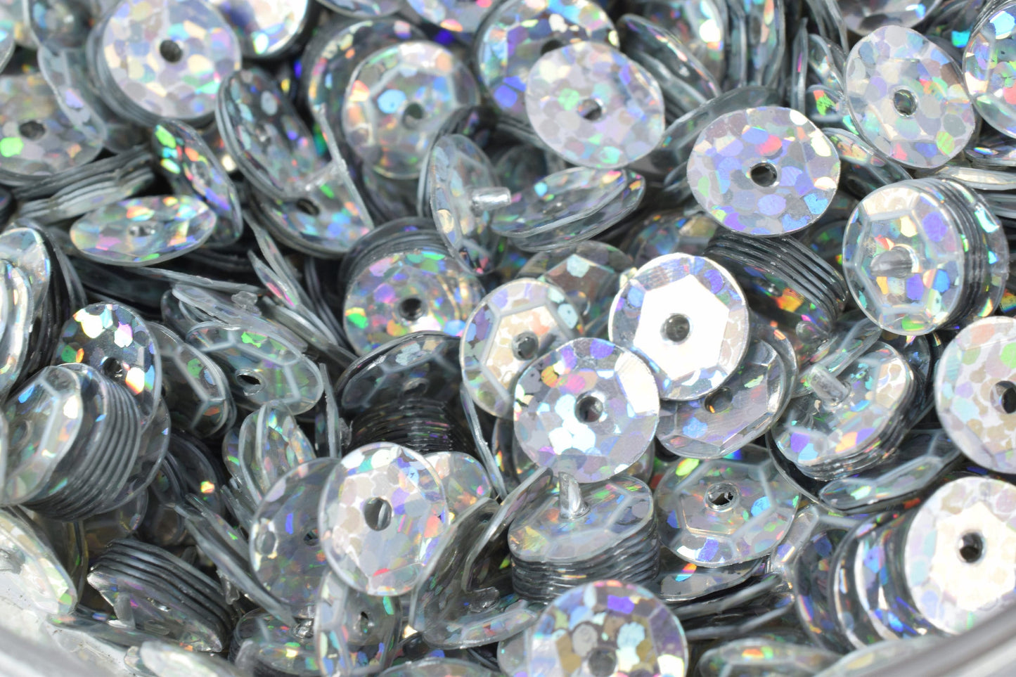 Silver Sparkle Cup Round Sequins, Glossy Iridescent Sheen (3mm-6mm Sizes, 0.5-1mm Hole, 2000pcs Pack, Crafting & Sewing Supplies)