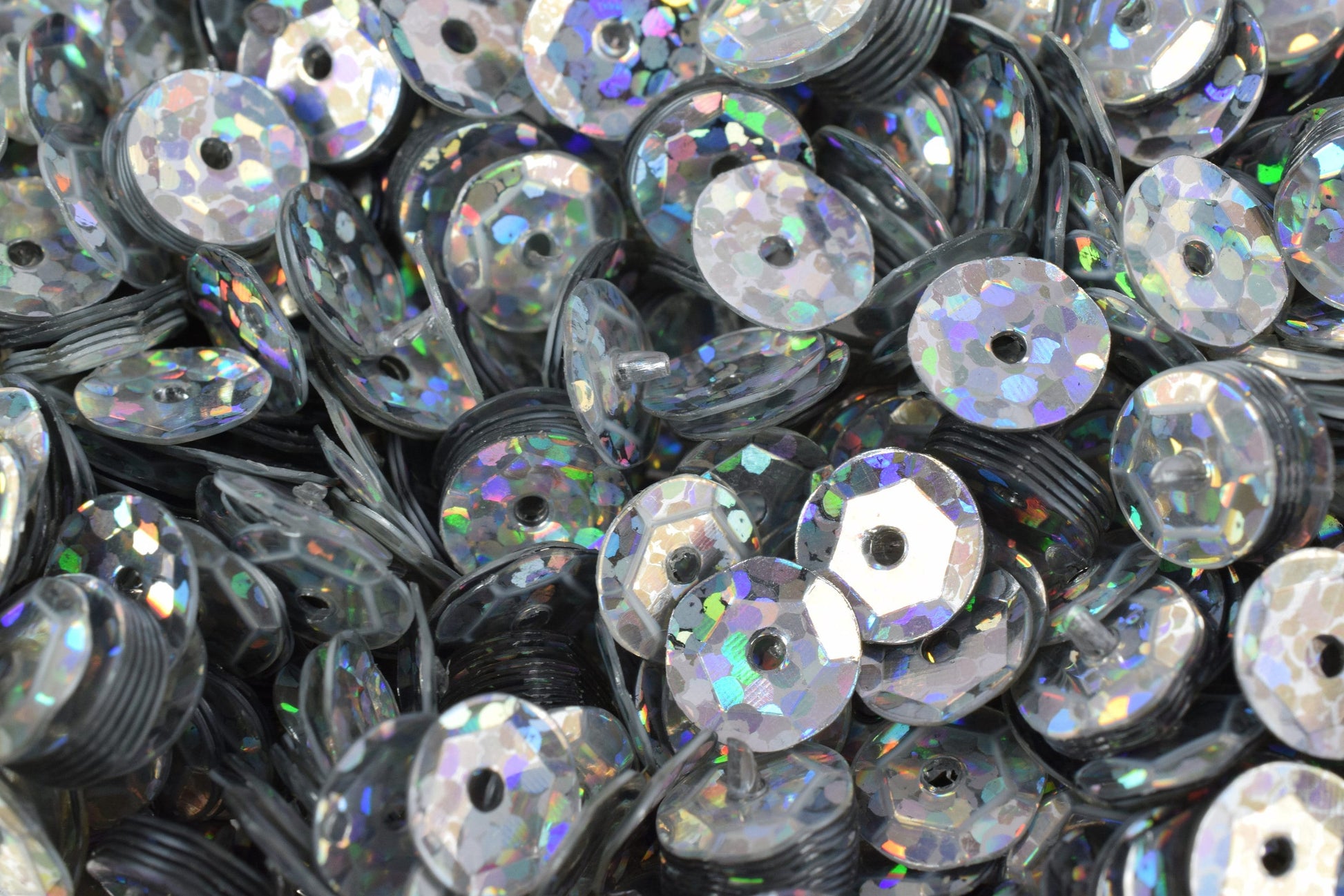 Silver Sparkle Cup Round Sequins, Glossy Iridescent Sheen (3mm-6mm Sizes, 0.5-1mm Hole, 2000pcs Pack, Crafting & Sewing Supplies)