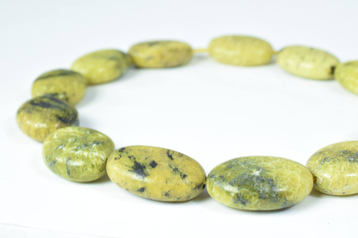 Size 14mm Serpentine Lime Green  Oval Agate Gemstone Beads 1 strand 16 PCs Hole Size 1mm Natural, healing, chakra, birthst...