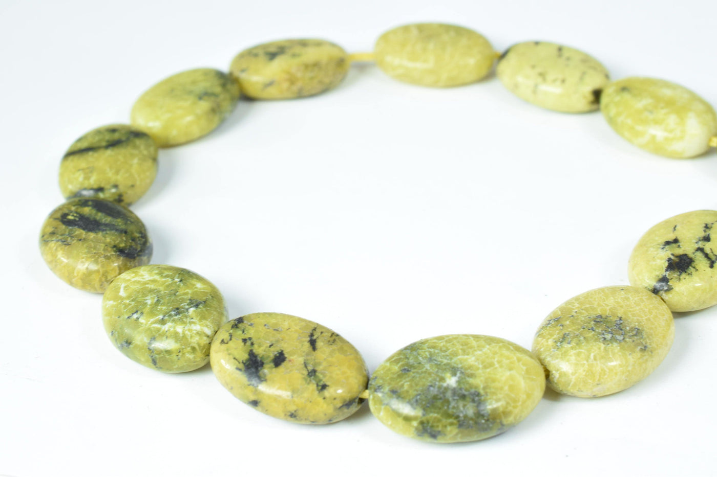 Size 14mm Serpentine Lime Green  Oval Agate Gemstone Beads 1 strand 16 PCs Hole Size 1mm Natural, healing, chakra, birthst...