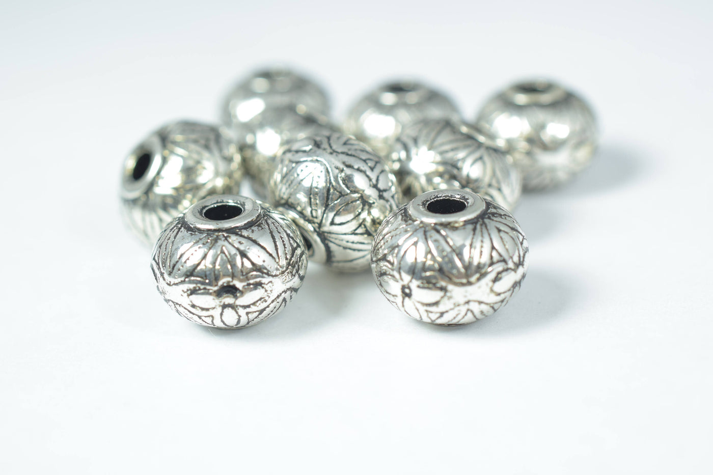 21x13mm Silver/Gold Antique Plastic Beads/Large Ornate/Silver/Gold Baroque Filigree Embossed Fancy Lantern Round Ball Bead...