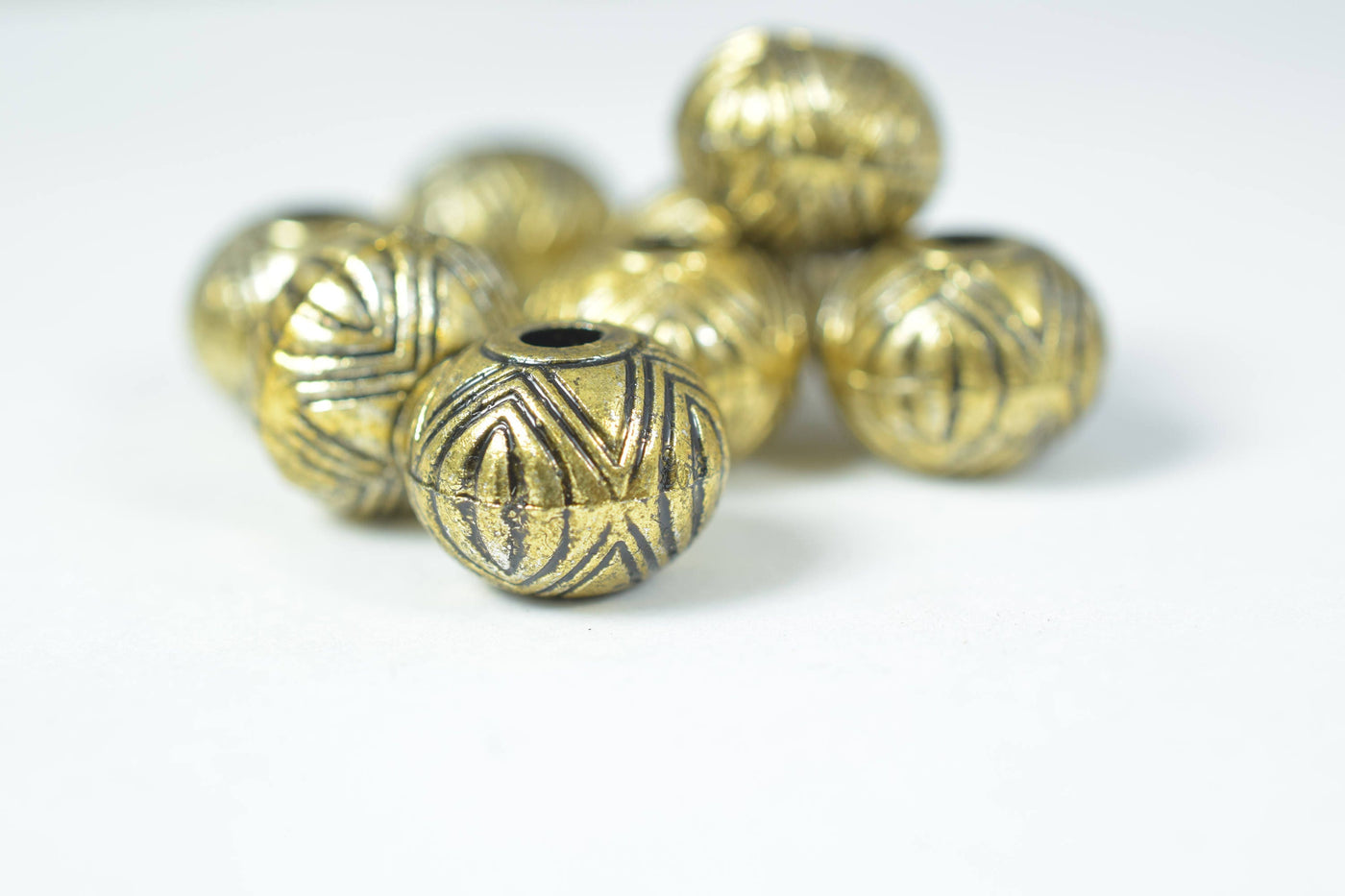 21x13mm Silver/Gold Antique Plastic Beads/Large Ornate/Silver/Gold Baroque Filigree Embossed Fancy Lantern Round Ball Bead...