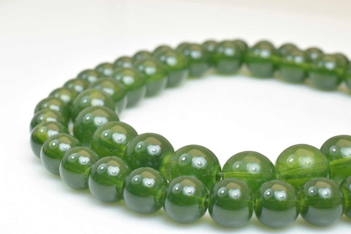 Shiny Green Glass Round Beads: Vintage Bohemian Shine - 8mm & 10mm, Loose Crackle Glass, Jewelry Crafting Materials