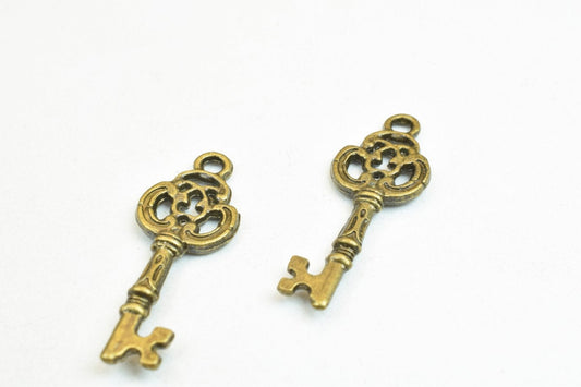 16 PCs Key Charm Antique Green Charm Beads Alloy Metal Bracelets Pendant Size 27x10mm Jump Ring Size 2mm For Jewelry Makin...