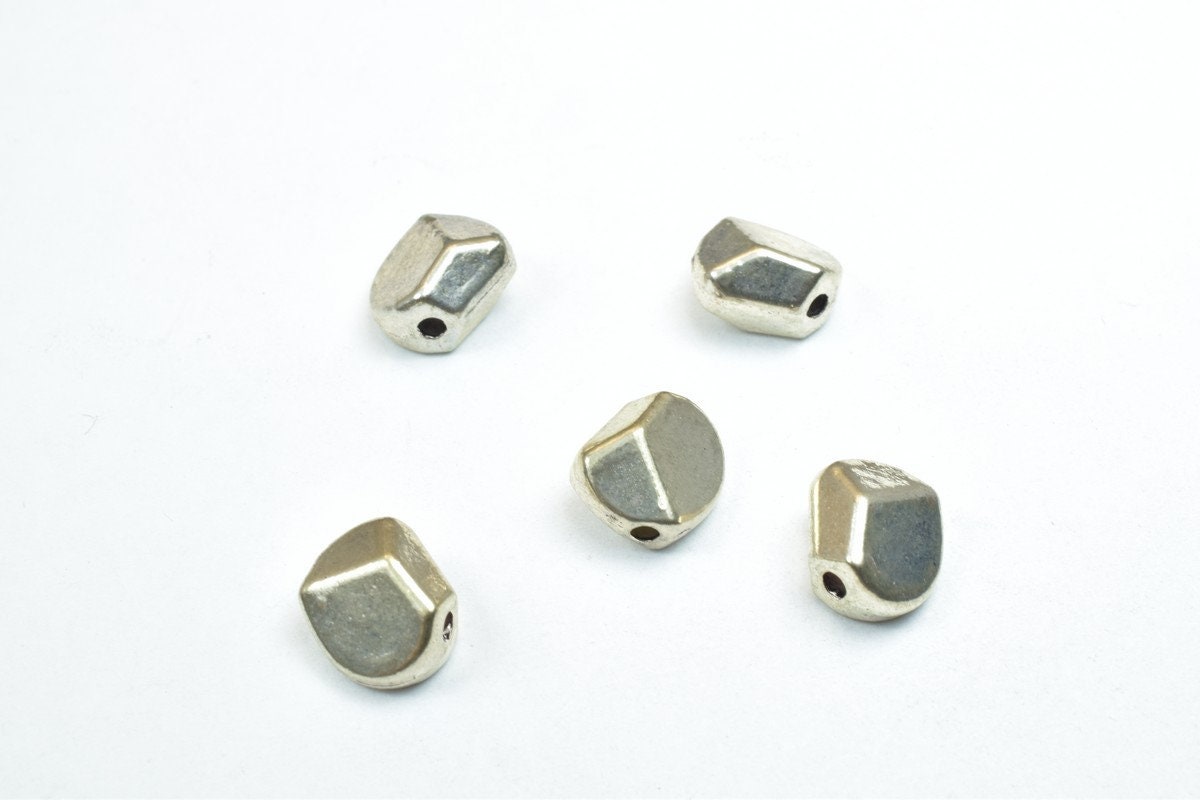 10 PCs Plain Connector Antique Silver Alloy Beads Size 9.5x8mm Hole Size 1mm Decorative Design Metal Beads For Jewelry Mak...