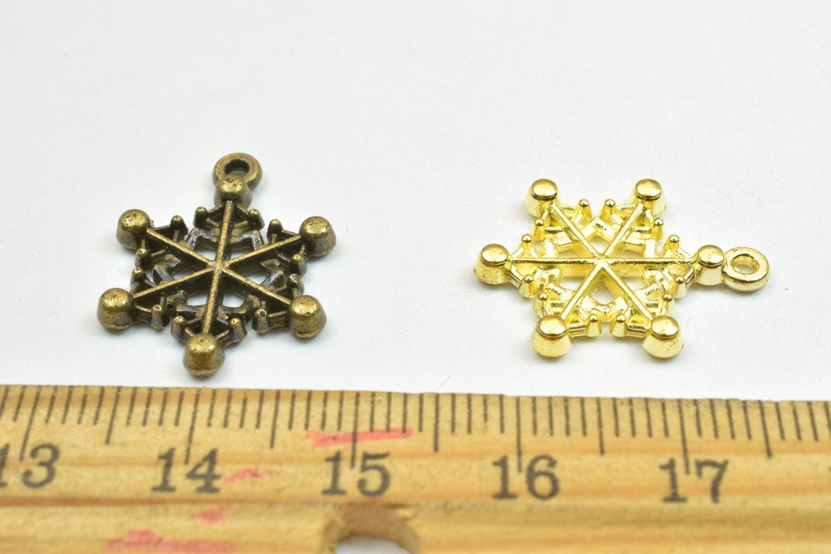 12 PCs Snowflake Charm Pendant Beads Antique Green/Gold Size 20x15mm Decorative Design Metal Beads 1mm JumpRing Opening fo...