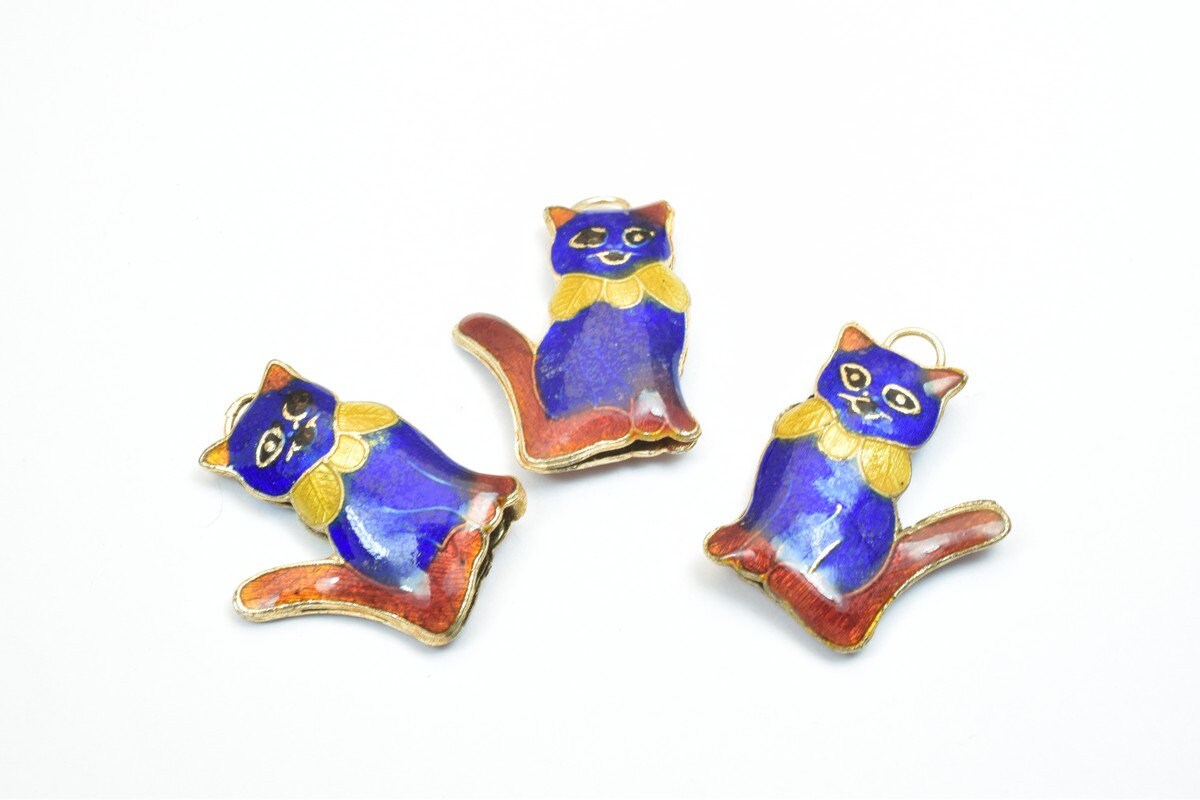 3 PCs Cat Cloisonne Pendant Animal Beads Size 27.5x20mm Thickness 5mm Enamel Design Sweater Chain Charm For Jewelry Making...