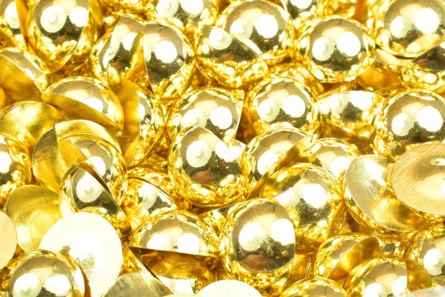 Decoden Flat Back Gold Pearls: Assorted Sizes 4-20mm - Acrylic Half Pearls, DIY Crafting, Shoe and Clothing Decoration