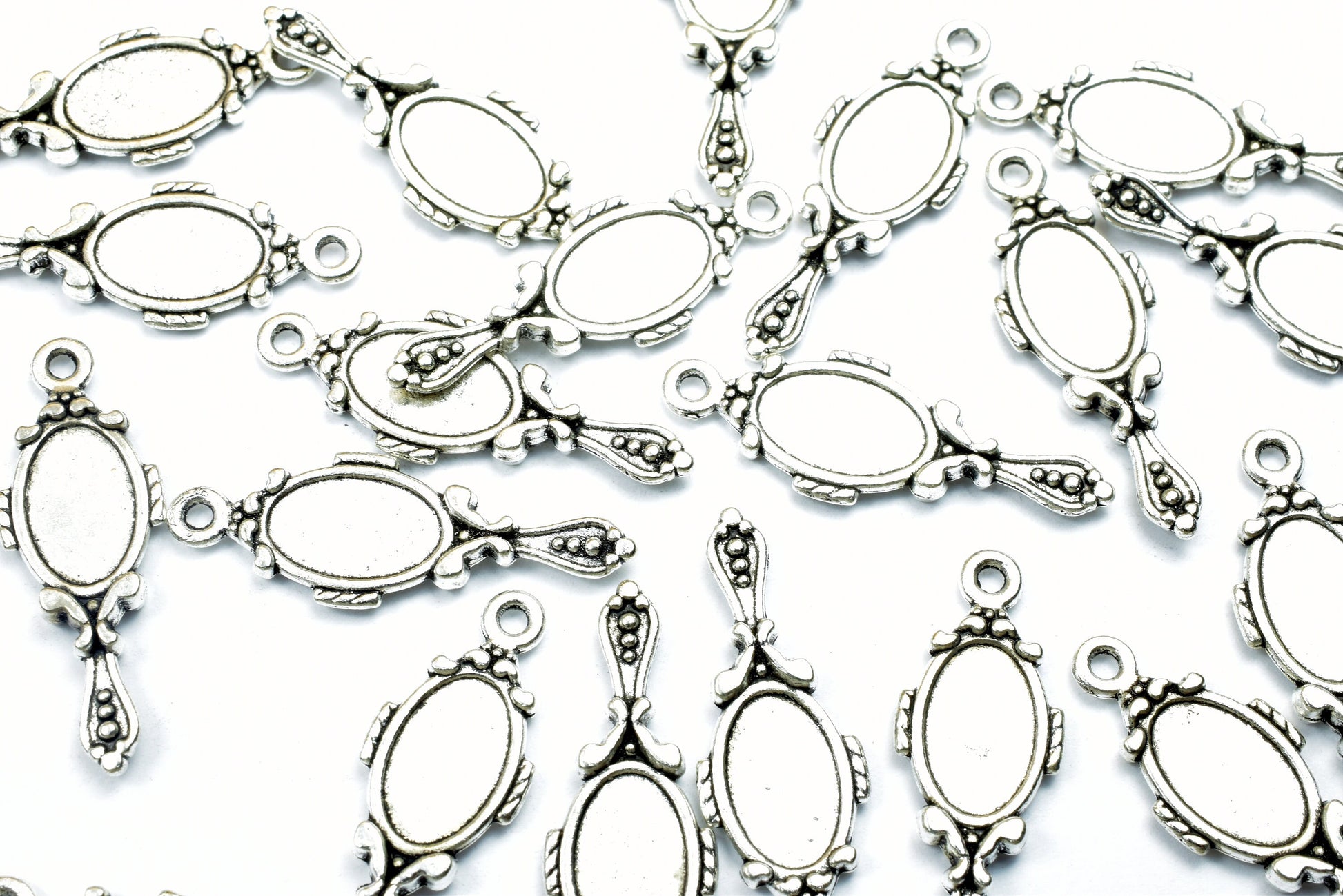 18PCs Hand Mirror Charm Antique Tibetan Silver Tone Double Face Charm Size 27x10mm 1.5mm JumpRing Fashion Finding Pendant...