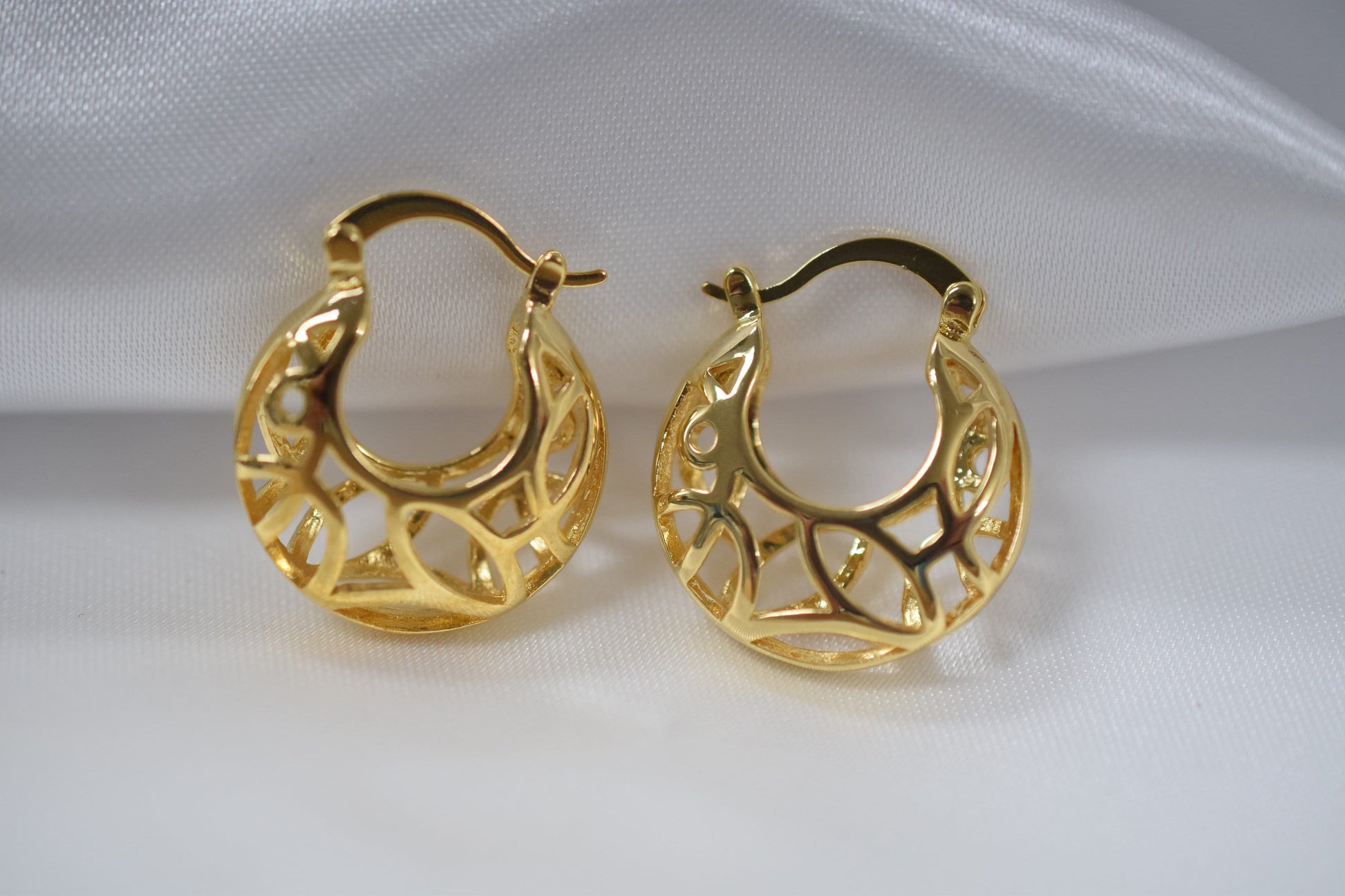 Filigree Bamboo Hoop Earring Gold Filled EP 18Kt , Jewelry Making 25mm Round , 8mm thickness Hugging Earring jewelry makin...