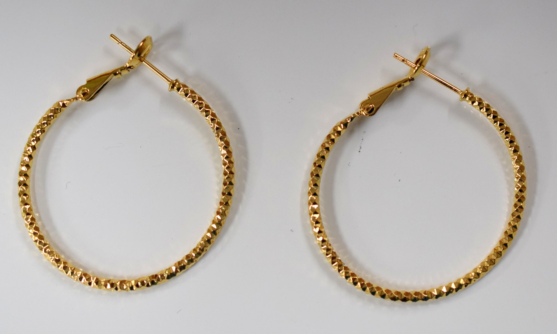 Diamond Cut  Hoop Earring Gold Filled EP 18Kt Jewelry Making 30mm Earring For Every Body 2mm thickness Diamond Cut Earring...
