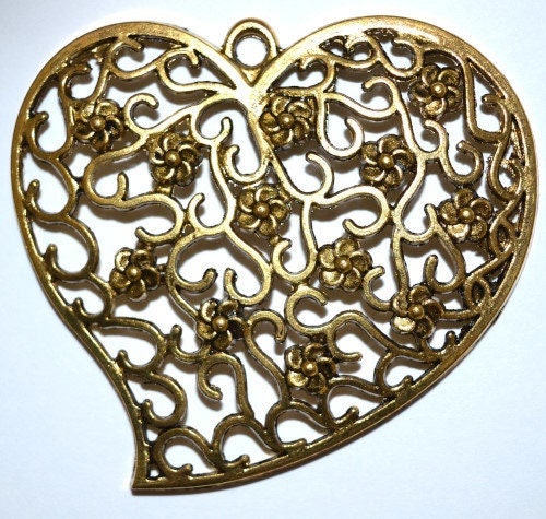 65x74mm Elaborate Decorative Brass Floral Beautiful Heart Pendant, 65x74mm jewelry making supplies - detail image 3