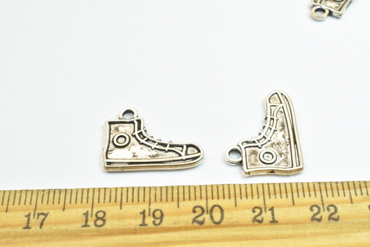 10PCs Running Sport Shoe Sneaker Alloy Charm Antique Silver Beads Size 15x19.5mm JumpRing Size 1.5mm Decorative Design Bea...