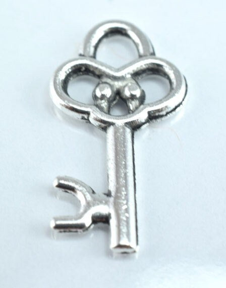 10x20mm Silver Plated Vintage Inspired Key Pendant Charm Sold by 1 pack of 25pcs, 2mm thickness, 11grams/pk jewelry making...