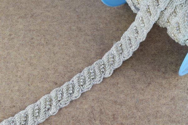 DIY 1 Yard Crystal Rhinestone with Seed Beads Trim Silver Color with Clear Rhinestone RT0054 jewelry making supplies - det...