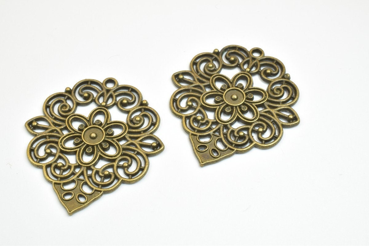 4 PCs Flower Charm Pendant Beads Antique Green Size 40x35mm Decorative Design Metal Beads 2mm JumpRing Opening for Jewelry...