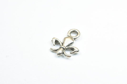 22 PCs Silver Alloy Pendant Charm Fleur De Lis Football Saints Size 14x11.5mm Jump Ring 2mm, 2.5mm Thickness For Jewelry M...