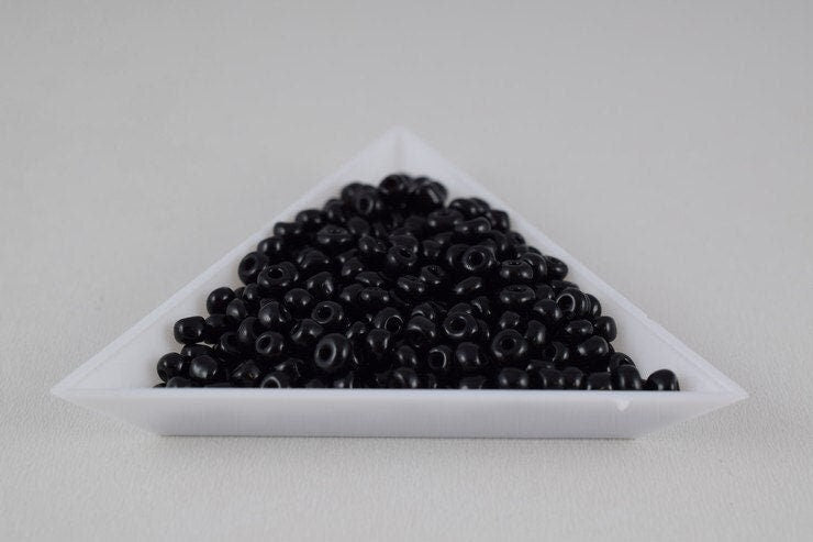 Black Glass Seed Beads Bulk: Mixed Sizes 8/0 & 6/0, Loose Round Craft Supplies (1 Pound, Approx 16,000 Pieces)