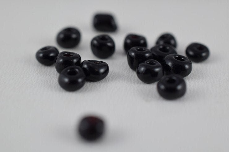 Black Glass Seed Beads Bulk: Mixed Sizes 8/0 & 6/0, Loose Round Craft Supplies (1 Pound, Approx 16,000 Pieces)