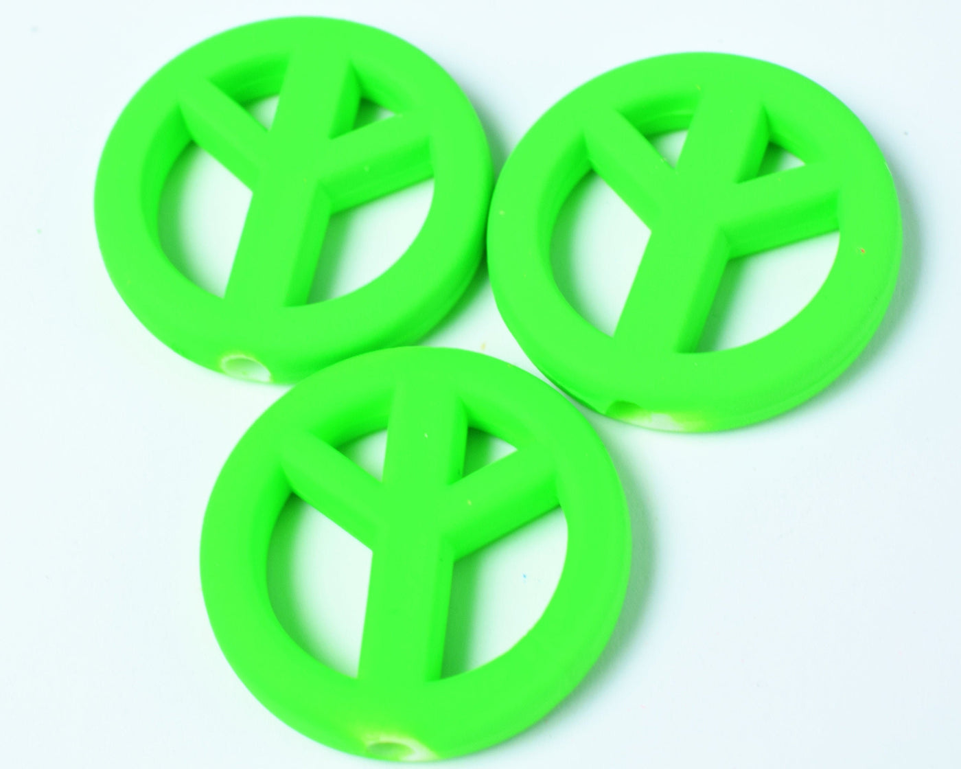 20/17mm Matte Rubberized Colorful Plastic Peace Symbol Beads,Clay Peace Beads,Acrylic Beads,Necklace beads,Rubberized Bead...