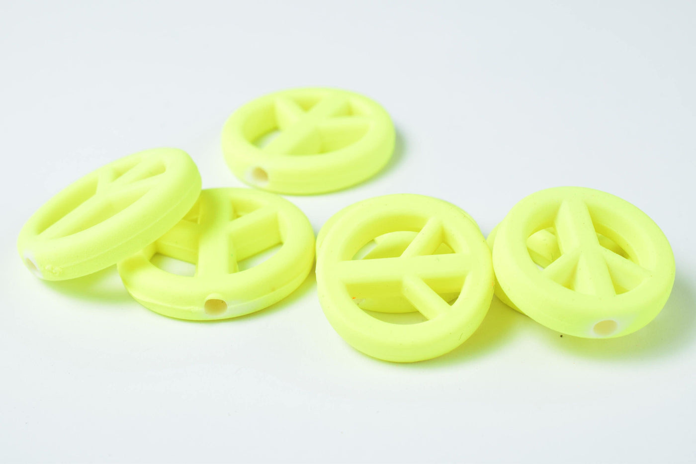 20/17mm Matte Rubberized Colorful Plastic Peace Symbol Beads,Clay Peace Beads,Acrylic Beads,Necklace beads,Rubberized Bead...