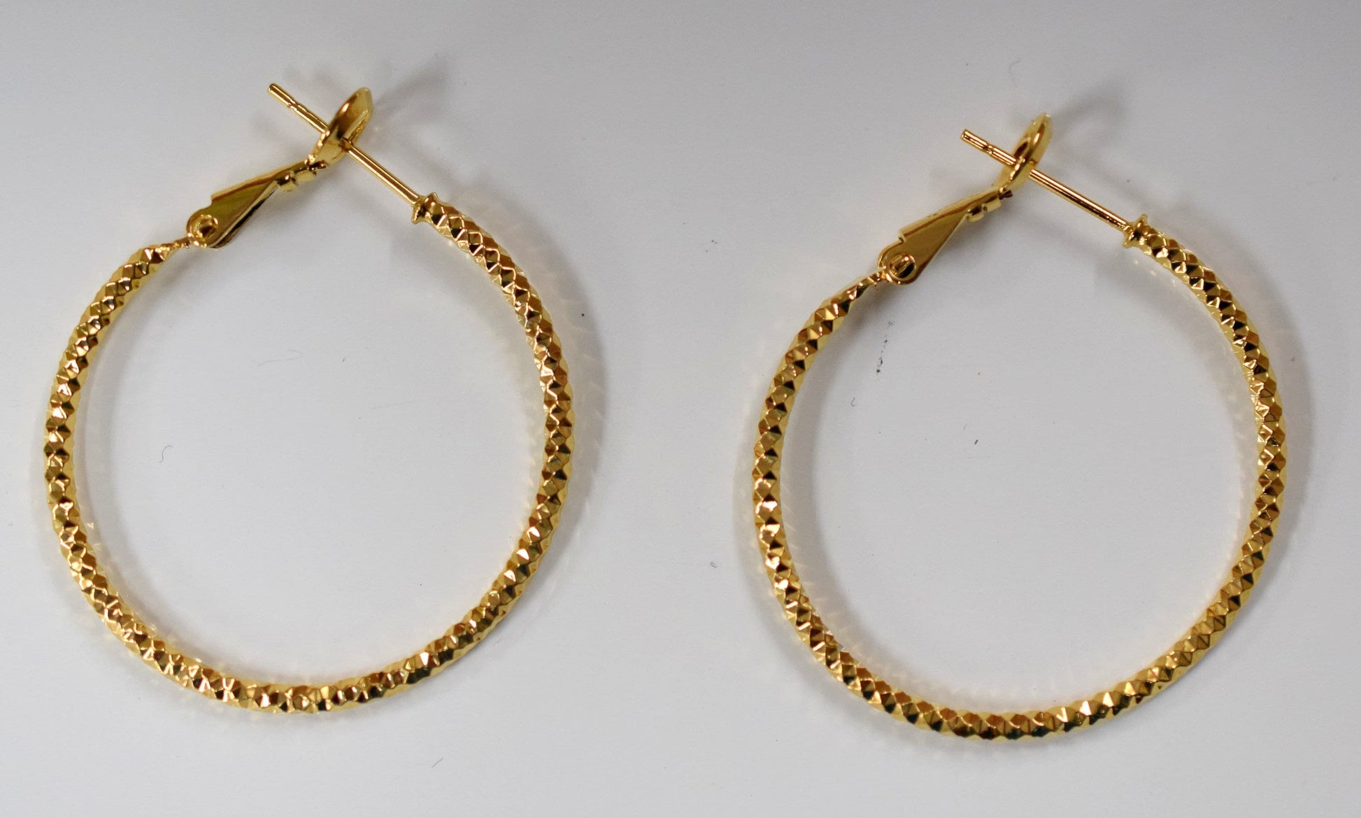 Diamond Cut  Hoop Earring Gold Filled EP 18Kt Jewelry Making 30mm Earring For Every Body 2mm thickness Diamond Cut Earring...