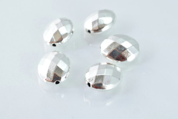 11x14mm Faceted Disco Oval Matte Silver Spacer Finding, Charm Pendant Alloy Metal Beads, Sold by 1 pack of 5pcs, 1m hole 7mm bead thickness.