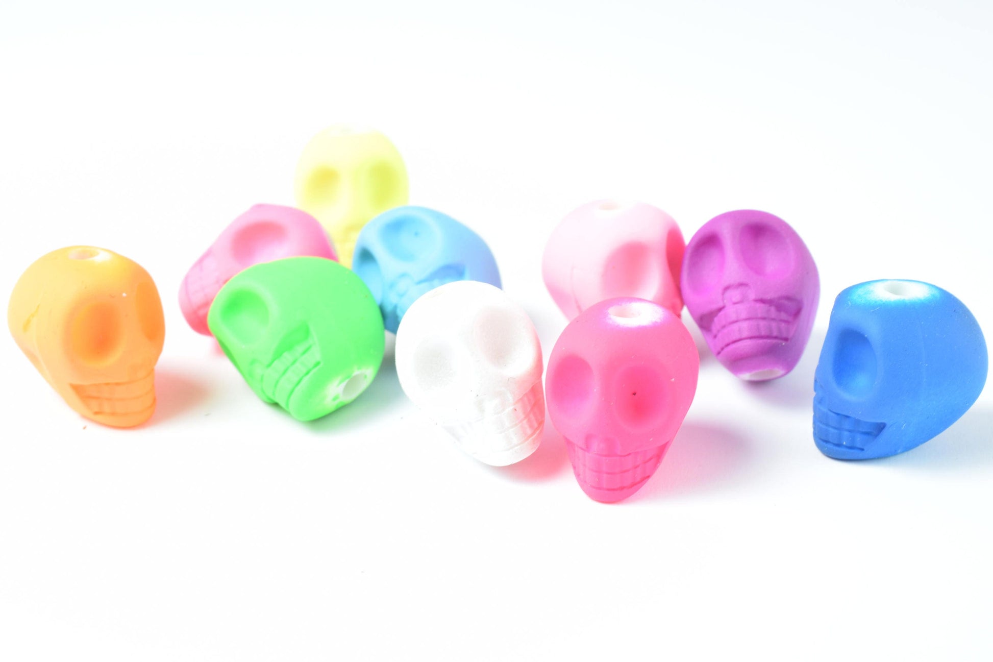 15 PCs Skull 11x14mm Matte Rubberized Plastic Skull Beads Plastic Skull beads Acrylic Skull Beads, Necklace beads,Rubberized Beads Jewelry