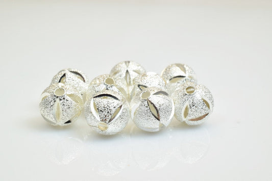 25 PCs Silver Plated Carved Round Beads 10mm Diamond Cut