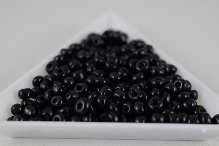 Black glass seed beads sizes 8.0/6.0 sold by 1 lb/ pound size 8/0, 6/0