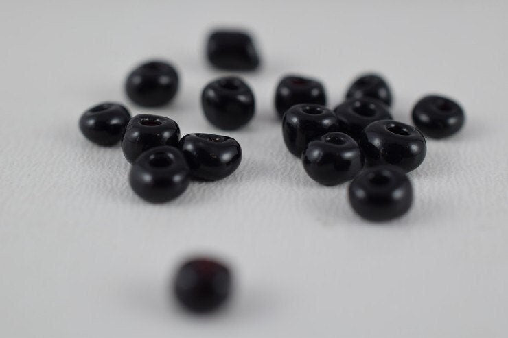 Black glass seed beads sizes 8.0/6.0 sold by 1 lb/ pound size 8/0, 6/0