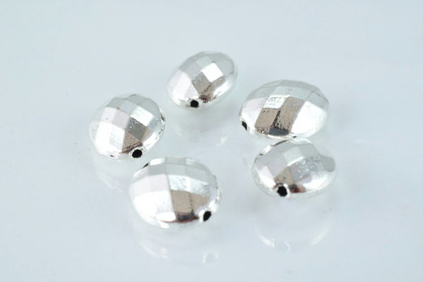 11x14mm Faceted Disco Oval Matte Silver Spacer Finding, Charm Pendant Alloy Metal Beads, Sold by 1 pack of 5pcs, 1m hole 7mm bead thickness.